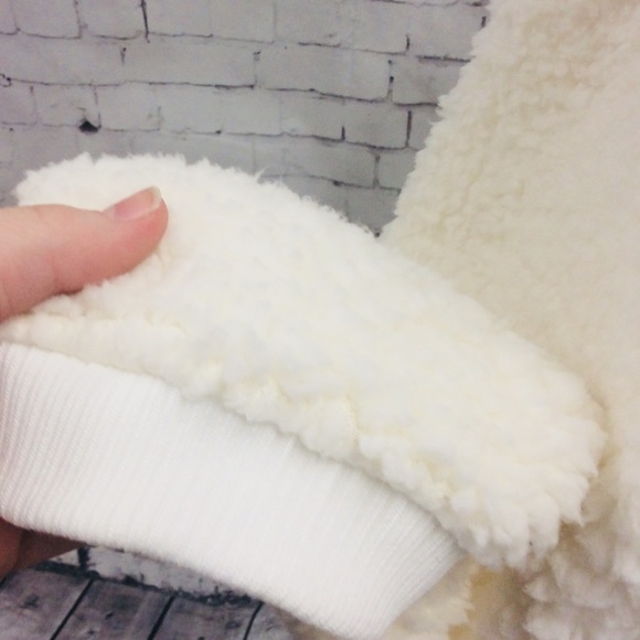 Sherpa hoodie - Picture 3 of 3